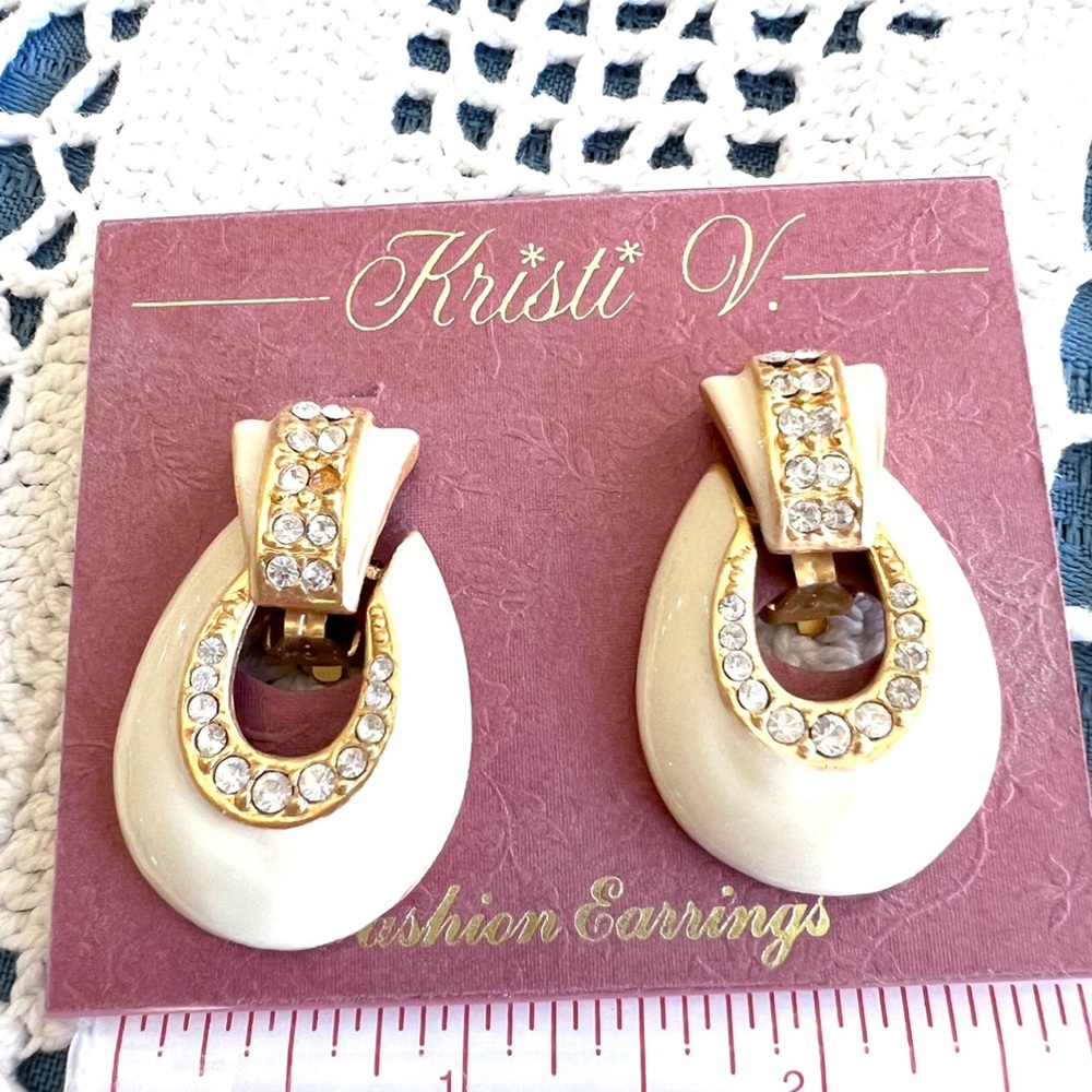 1970s Kristi V ivory color door Knocker clip on earrings AS IS